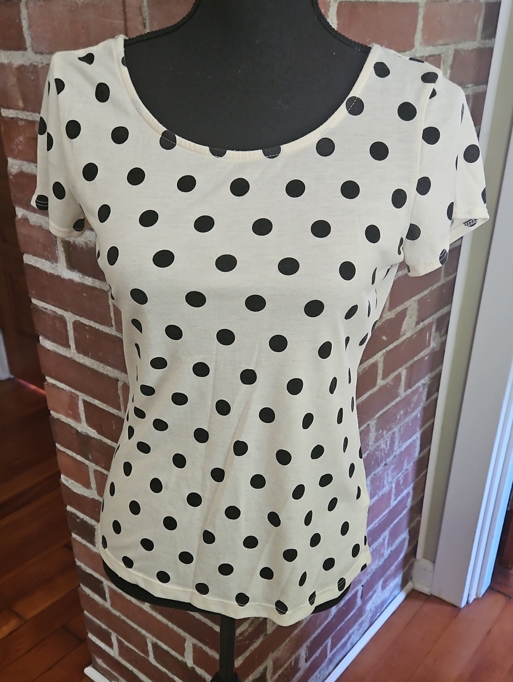 Women’s Cream Polka Dot Short Sleeve Top